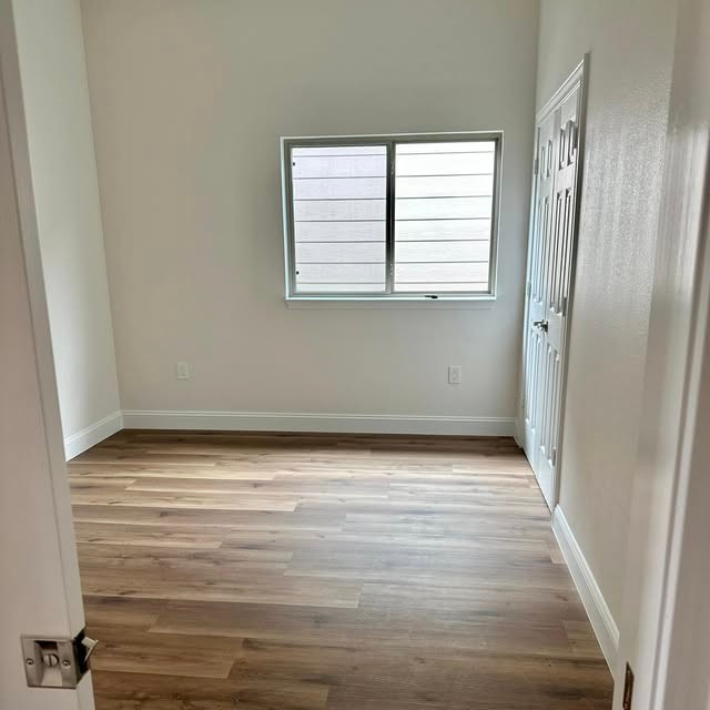 Light wood-look flooring